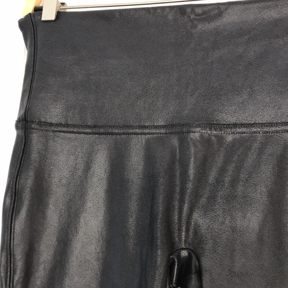 Spanx Solid Black High Rise Faux Leather Leggings size Medium - Picture 2 of 9